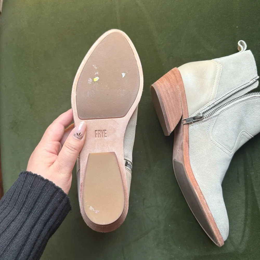 Frye Farrah Floral Suede Booties, Sz 9.5, NWT - Picture 3 of 4